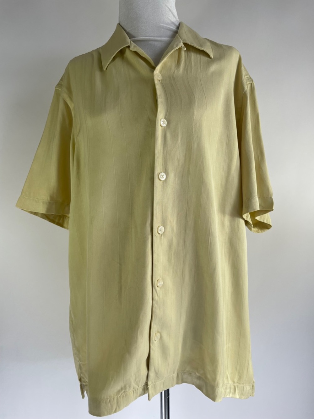 Tommy Bahama Silk Button Front Shirt Pale Yellow Short Sleeve Relaxed Fit M/M